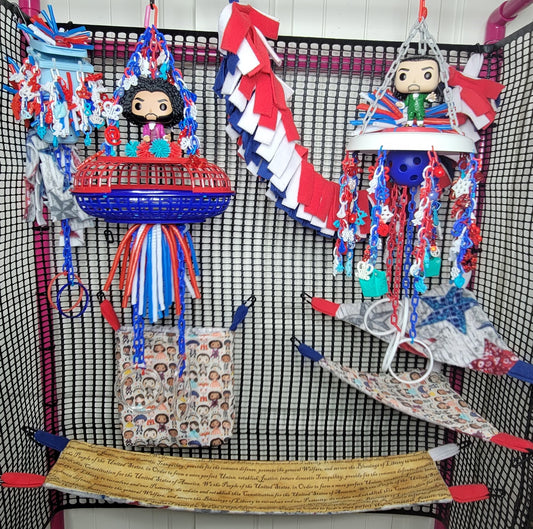 Hamilton-inspired cage set with toys